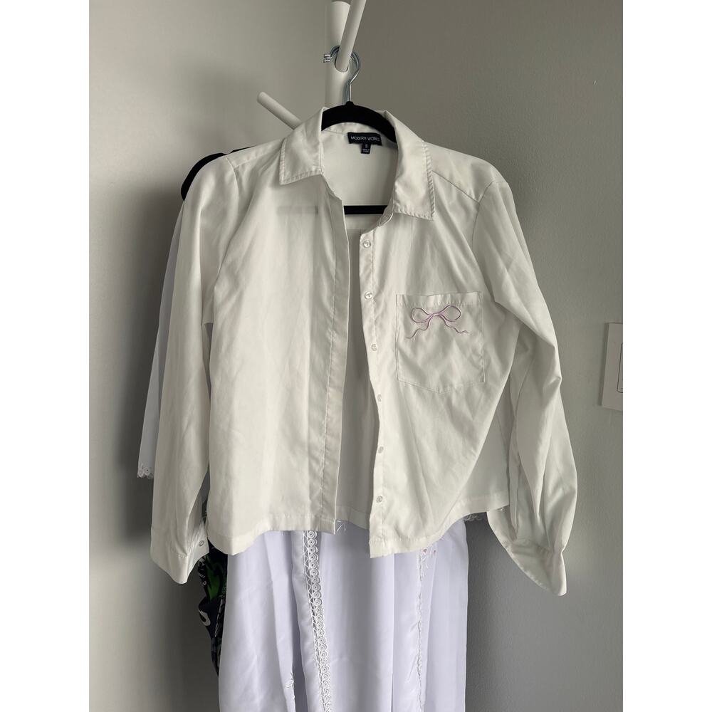 Semi cropped white button up